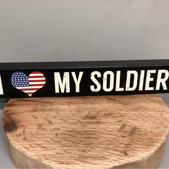 🔵 I ❤️ My Soldier - Beautiful Patriotic Home Decor for Mom, Wife, Son, Daughter - Picture 2 of 11